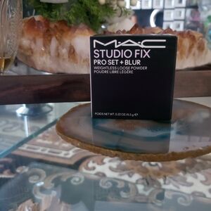 New! M.A.C Studio Fix Pro Set + Blur Weightless Loose Powder (LAVENDER .22oz)